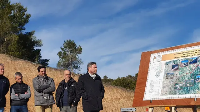 El consejero de Vertebración del Territorio, Movilidad y Vivienda, José Luis Soro, ha inaugurado el tramo de carretera que une las localidades de Torrevelilla y La Cañada de Verich