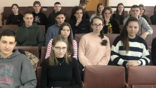 Estudiantes del Instituto de Ivankiv, Ucrania