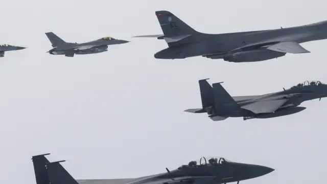Seúl y Washington despliegan bombardero estratégico en vísperas de ejercicios