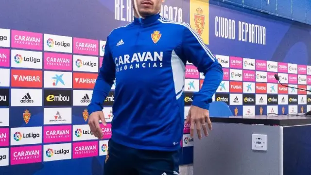 Lluís López, defensa central de Real Zaragoza, en una rueda de prensa reciente.