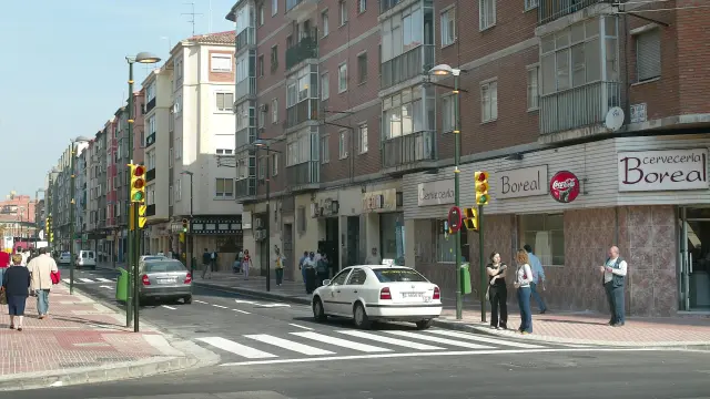 El atropello se ha producido a la altura del número 6 de la calle de García Sánchez, en Zaragoza.