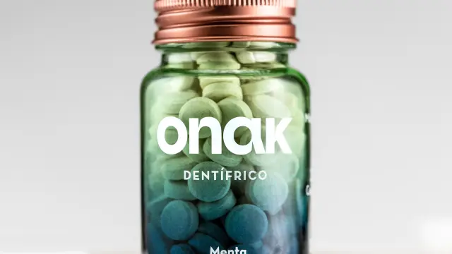 Onak, dentrífico en comprimidos de eficacia probada.