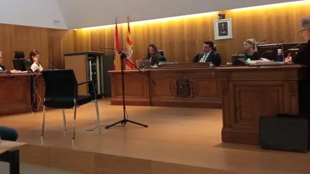Juicio en la Audiencia de Huesca contra un camionero por un triple accidente mortal ocurrido en la A-131, en Chalamera.