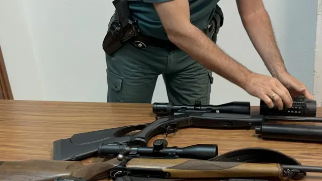 Armas intervenidas a los dos cazadores furtivos sorprendidos en el valle de Nocito.