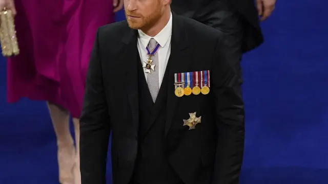 El príncipe Enrique, a su llegada a la ceremonia de coronación.