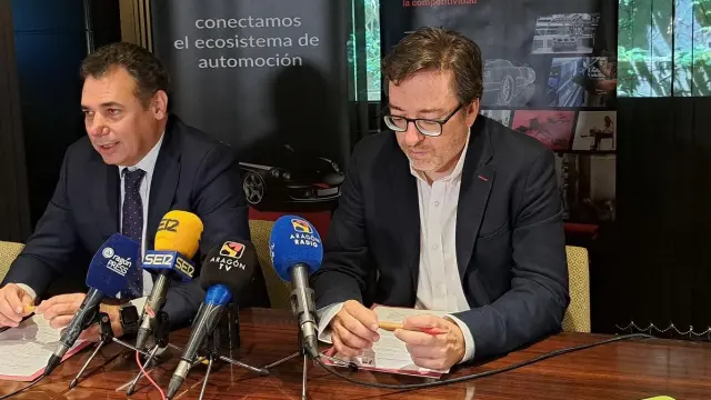 Benito Tesier y David Romeral, presidente y gerente del Clúster de la Automoción de Aragón