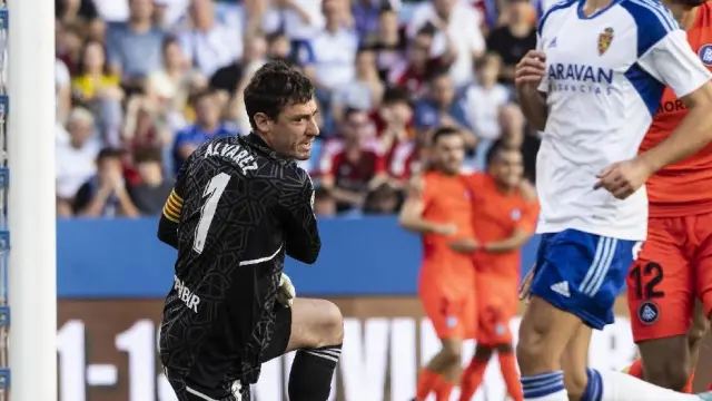 Bakis, con el número 12 en su pantalón, celebra el gol que le marcó al Real Zaragoza con el Andorra en La Romareda el pasado mes de noviembre, cuando los pirenaicos ganaron 0-2.