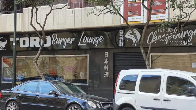 Local de Toro Burger en la calle de Luis Vives de Zaragoza.