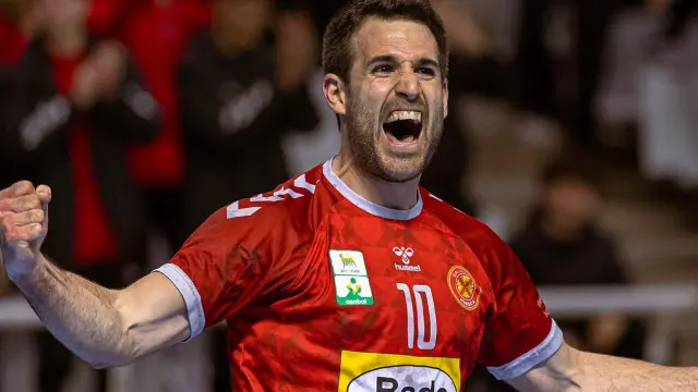 Adrià Pérez seguirá en el Bada Huesca hasta 2026.