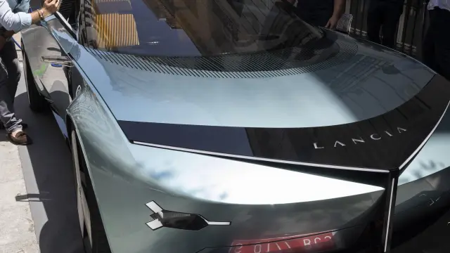 Lancia presenta en Madrid el prototipo Pu+Ra HPE, que inspirará algunos detalles de diseño del nuevo Ypsilon.
