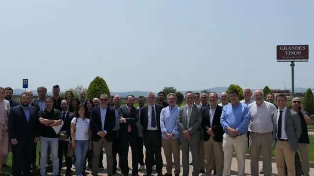 El comité organizador de FIMA tras la reunión mantenida en la bodega Grandes Vinos, integrada en la D. O. Cariñena.