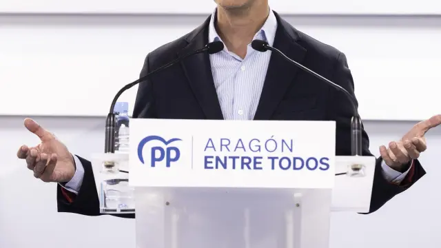 Pedro Navarro durante una rueda de prensa en la sede del PP en la capital aragonesa