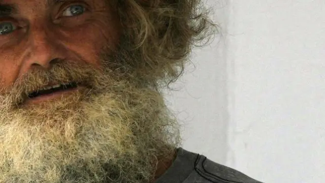 Rescate del australiano Timothy Lyndsay Shaddock tras pasar tres meses a la deriva