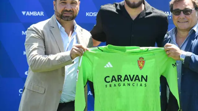Presentación de Gaetan Poussin, nuevo portero del Real Zaragoza, en La Romareda