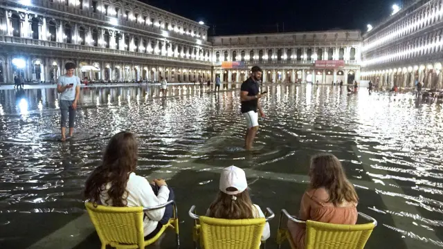 Venecia, la plaza de San Marcos, inundada.