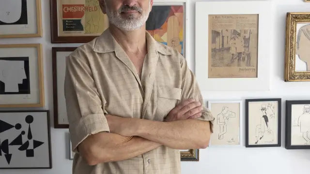 Mikel Casal, en su estudio en la parte vieja donostiarra.