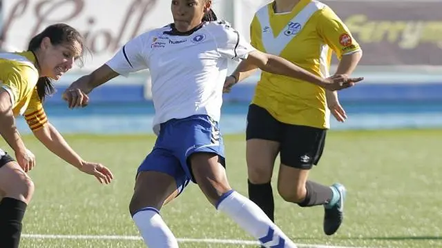 Salma Paralluelo debutó en 2018 con el Zaragoza CFF en Segunda División.