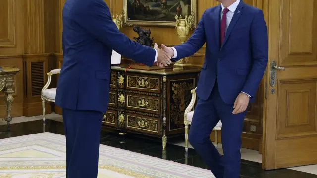 El Rey recibe a Pedro Sánchez en la Zarzuela en el marco de la ronda de entrevistas para la investidura.