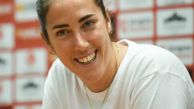 Vega Gimeno, sonriente, este martes en la sala de prensa del Príncipe Felipe.