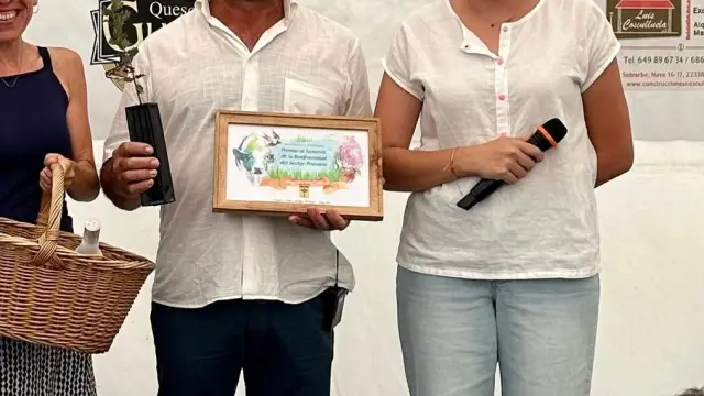 Entrega del premio a la Biodiversidad Agrícola y Ganadera al ganadero de Aínsa Luis Lascorz