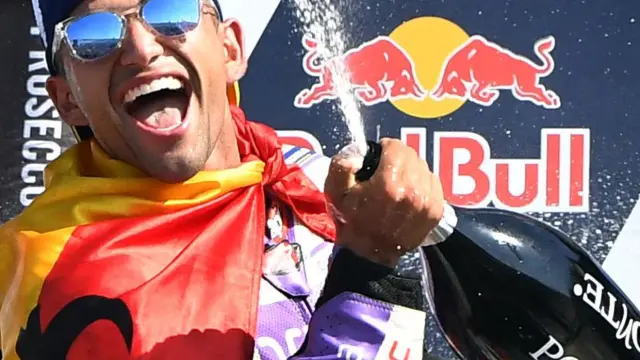 Jorge Martín (Ducati Desmosedici GP23) celebra el triunfo en el Gran Pemio de San Marino celebrado en Misano