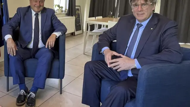 El presidente del PNV, Andoni Ortuzar, y Carles Puigdemont, durante la reunión que han reunido esta mañana en Waterloo, Bélgica.