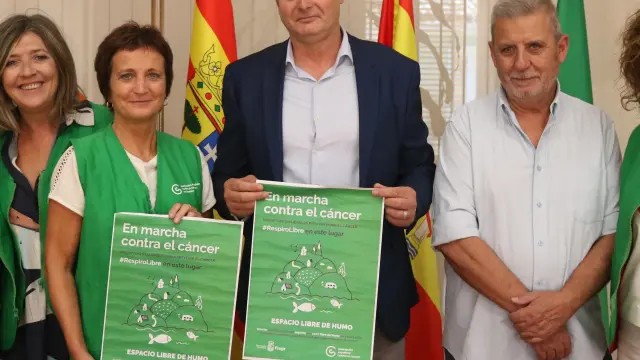 El Ayuntamiento de Fraga y la Asociación Española Contra el Cáncer han firmado este viernes un convenio de colaboración.
