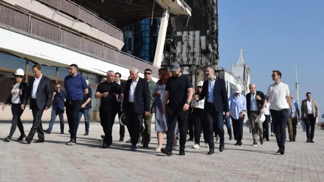 Josep Borrell, durante su visita al puerto de Odesa, en Ucrania.