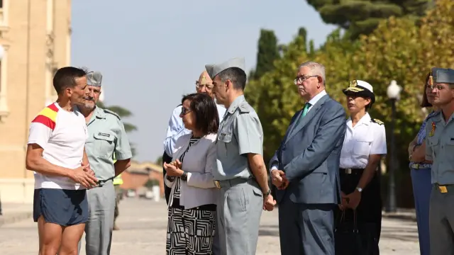 Margarita Robles visita a los cadetes de la Academia General Militar