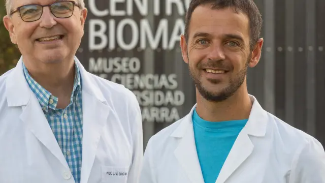 José María García-Mina y Javier Erro, científicos del Instituto de Biodiversidad y Medioambiente de la Universidad de Navarra e investigadores principales del proyecto.