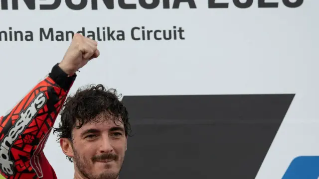 Francesco Bagnaia, de Ducati Lenovo, triunfador del Gran Premio de Indonesa de Moto GP en el circuito urbano internacional de Mandalika en Kuta