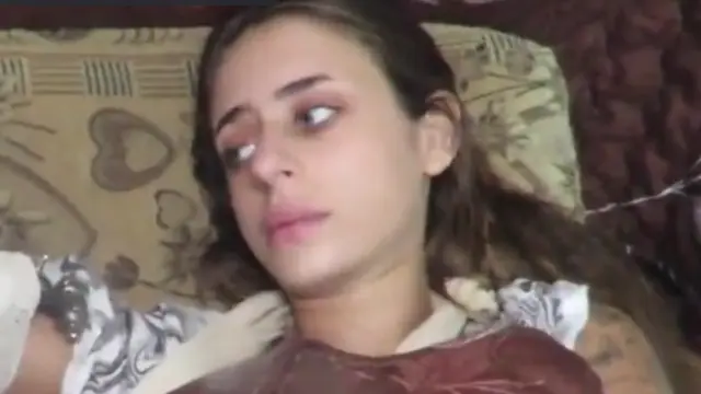 Extracto del vídeo de la rehén secuestrada por Hamás.
