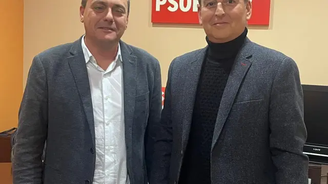 Fernando Sabés, secretario general del PSOE del Alto Aragón, junto a Alfonso Adán.