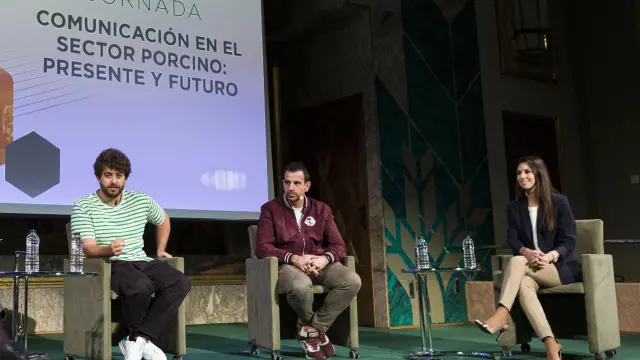 De izquierda a derecha: Mariano Millán, Pau Rull, David Morillas y Sandra Parrilla, durante la mesa debate.