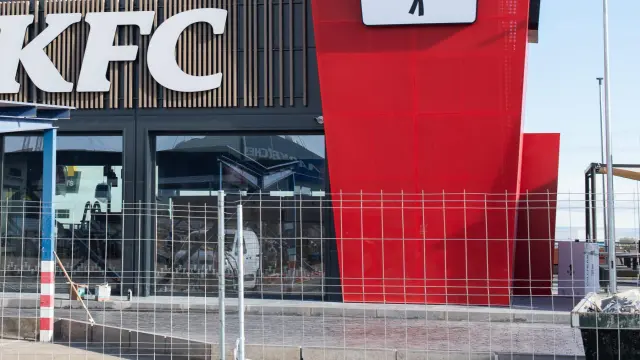 Apertura de un nuevo KFC en el polígono Plaza en Zaragoza.
