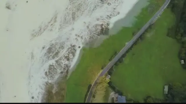 Pastos de montaña inundados en el entorno del embalse de Pineta, en Bielsa, debido a su colmatación.