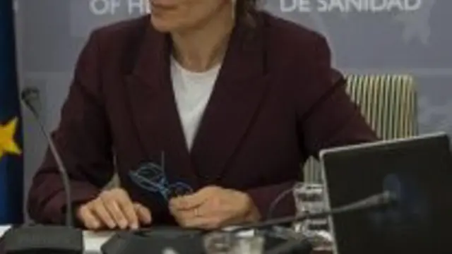 La ministra de Sanidad, Mónica García, durante el pleno extraordinario del Consejo Interterritorial celebrado este jueves.