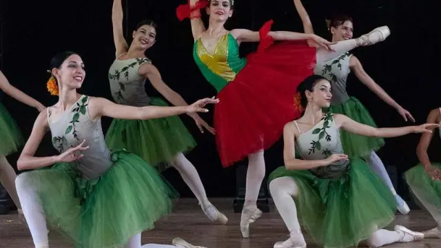 El Ballet Clásico de Camagüey ha traído a Zaragoza su 'Cascanueces'.