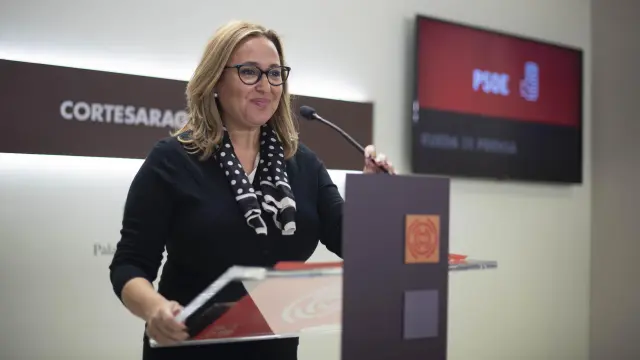 La portavoz del PSOE en las Cortes de Aragón, Mayte Pérez, ha comparecido este viernes para solicitar un pleno monográfico sobre política industrial.