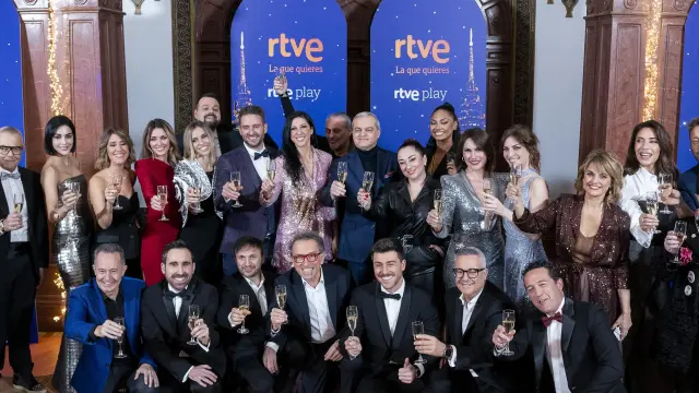 Foto de grupo de los asistentes a la presentación de la programación navideña de RTVE.