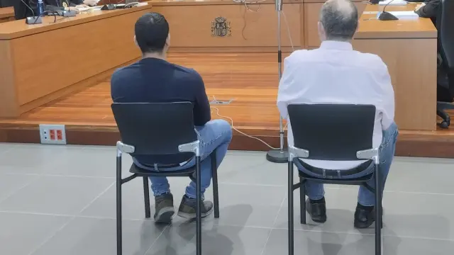 Los dos acusados, ayer, durante el juicio celebrado en Zaragoza.