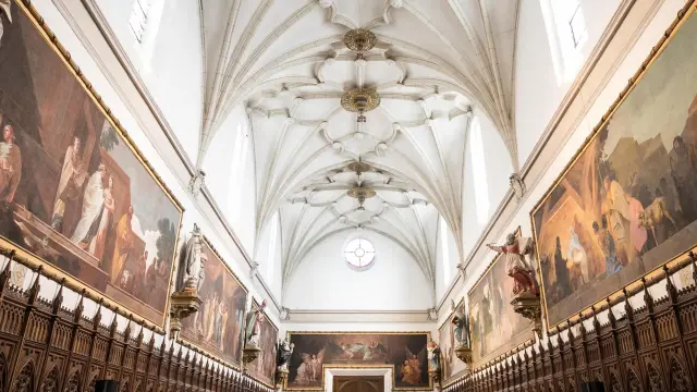 La iglesia de la cartuja de Aula Dei, con las pinturas de Goya.
