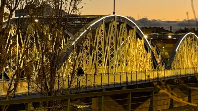 Iluminación del Puente de Hierro de Zaragoza