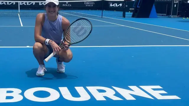 Carlota Martínez, en las pistas del Open de Australia.