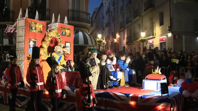 Foto de una de las carrozas del desfile de Carnaval en Huesca en 2023