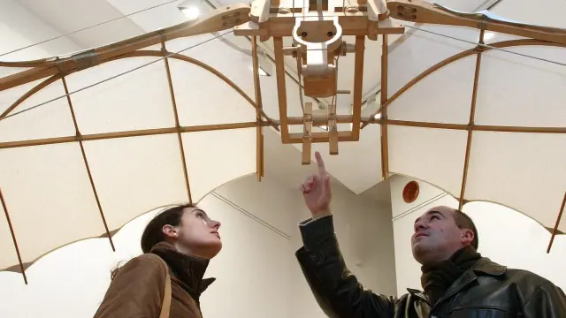 Una de las máquinas voladoras de Leonardo da Vinci.