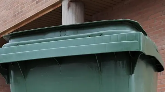 Los nuevos cubos de basura de las comunidades de vecinos.