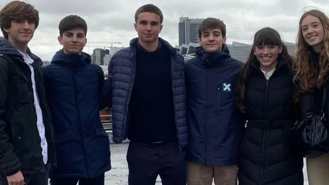 Seis de los siete estudiantes zaragozanos en la final de las 'Becas Europa'