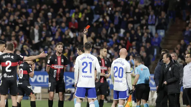 Imágenes del Real Zaragoza-Cartagena, partido correspondiente a la jornada 27 de la Segunda División.