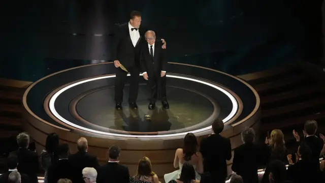 Arnold Schwarzenegger y Danny DeVito en los Óscar 2024